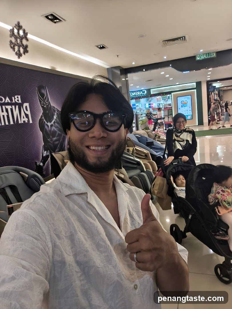 Selfie in Shopping Mall