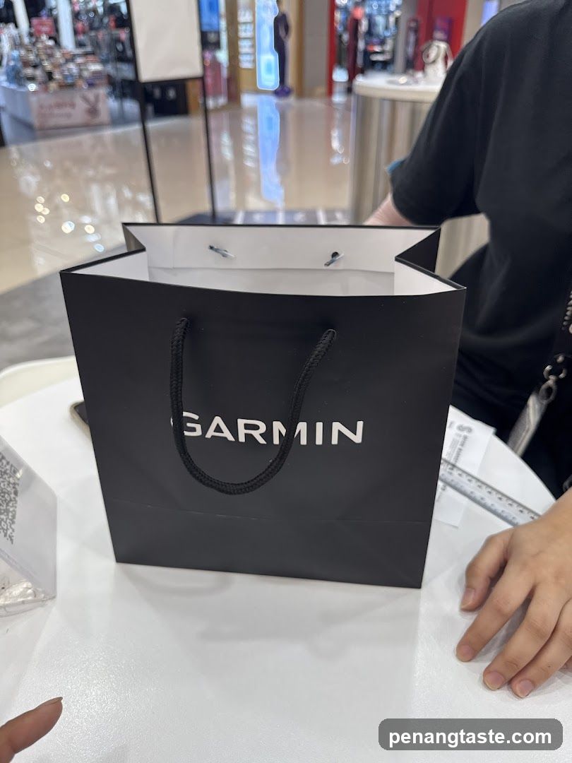Garmin Shopping Bag in Mall Interior