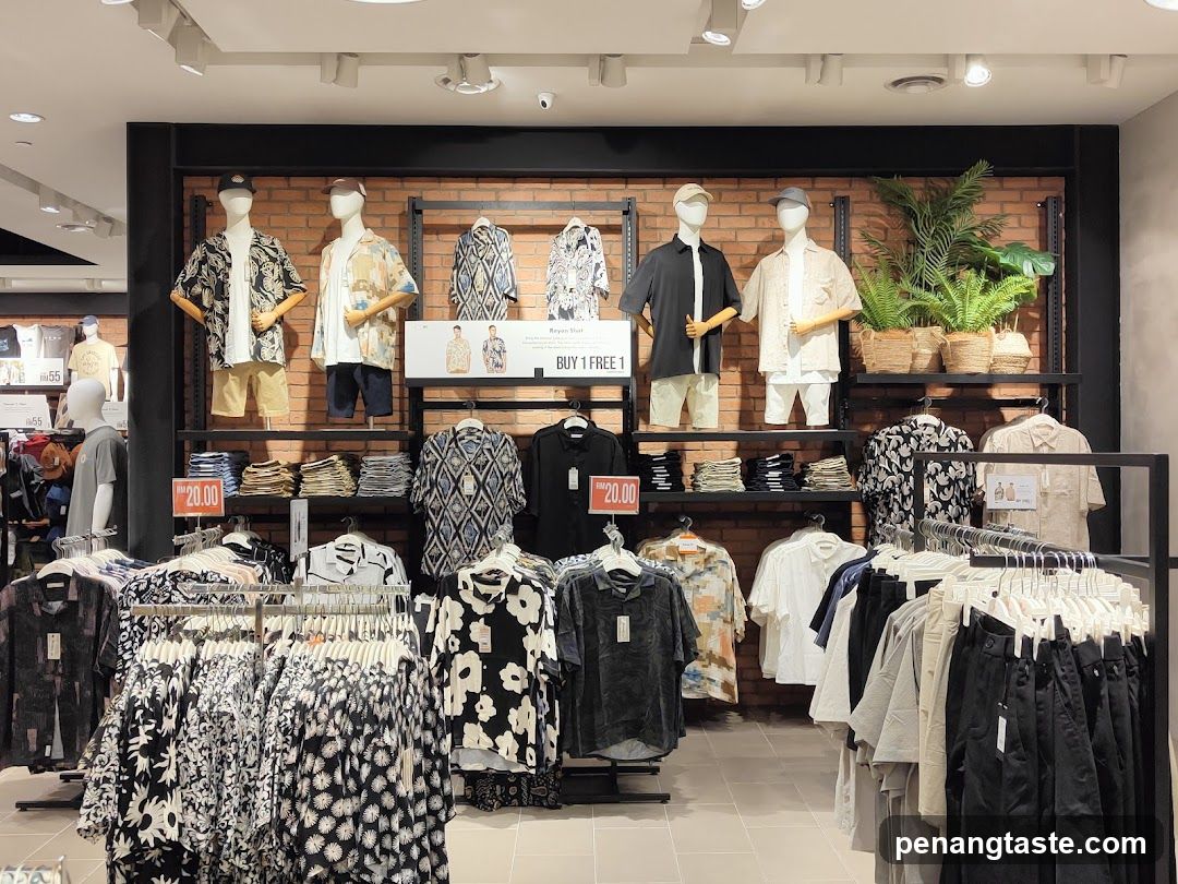 Men's Clothing Store Interior Display