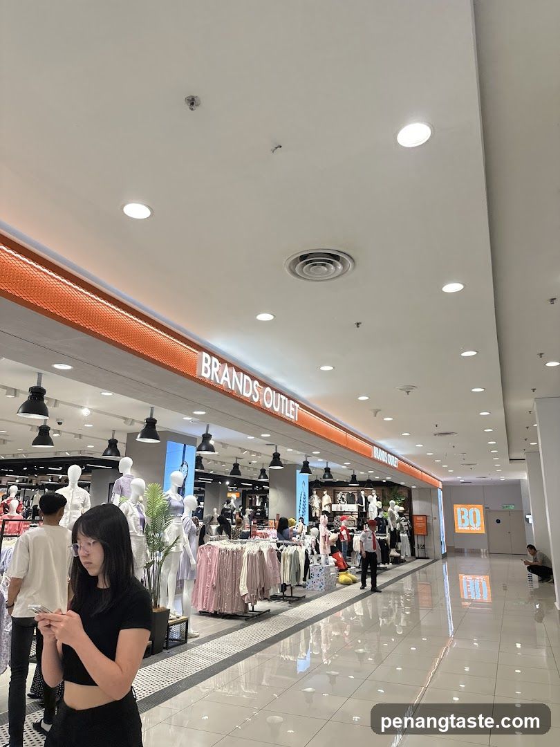 Brands Outlet Interior View