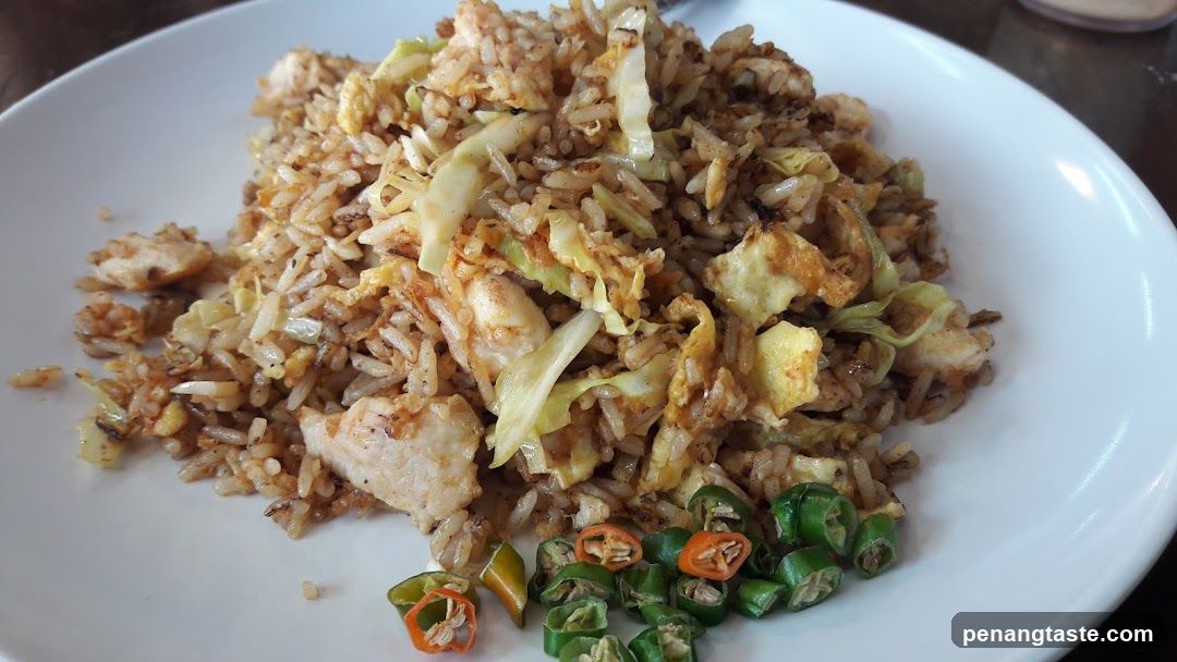 Fried Rice with Chicken and Cabbage