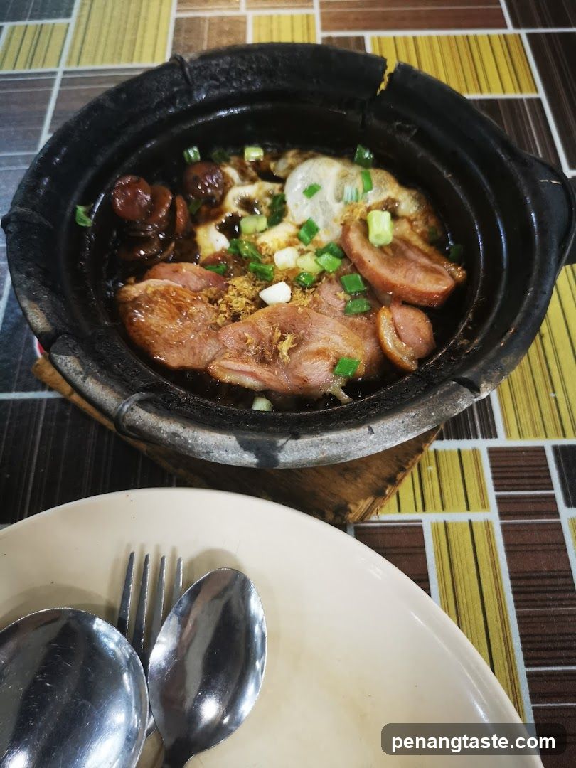 Clay Pot Dish with Meat and Vegetables