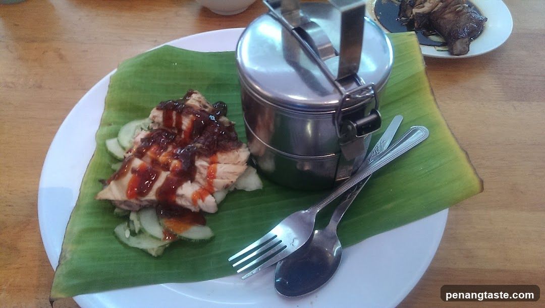Chicken with Sauce and Cucumber Salad