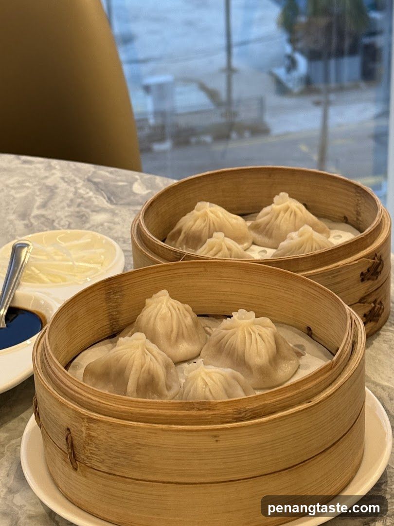 Steamed Dumplings in Bamboo Steamers
