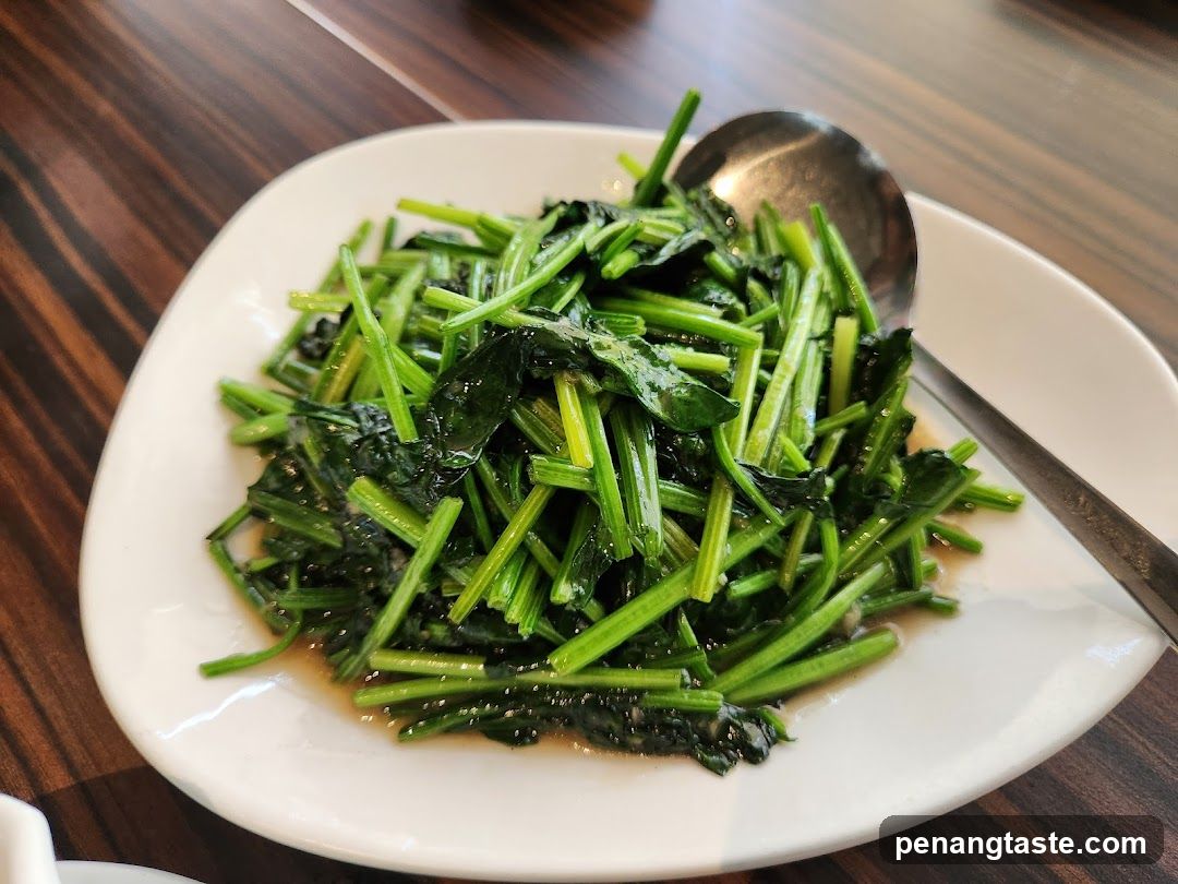 Stir-fried Greens with Sauce