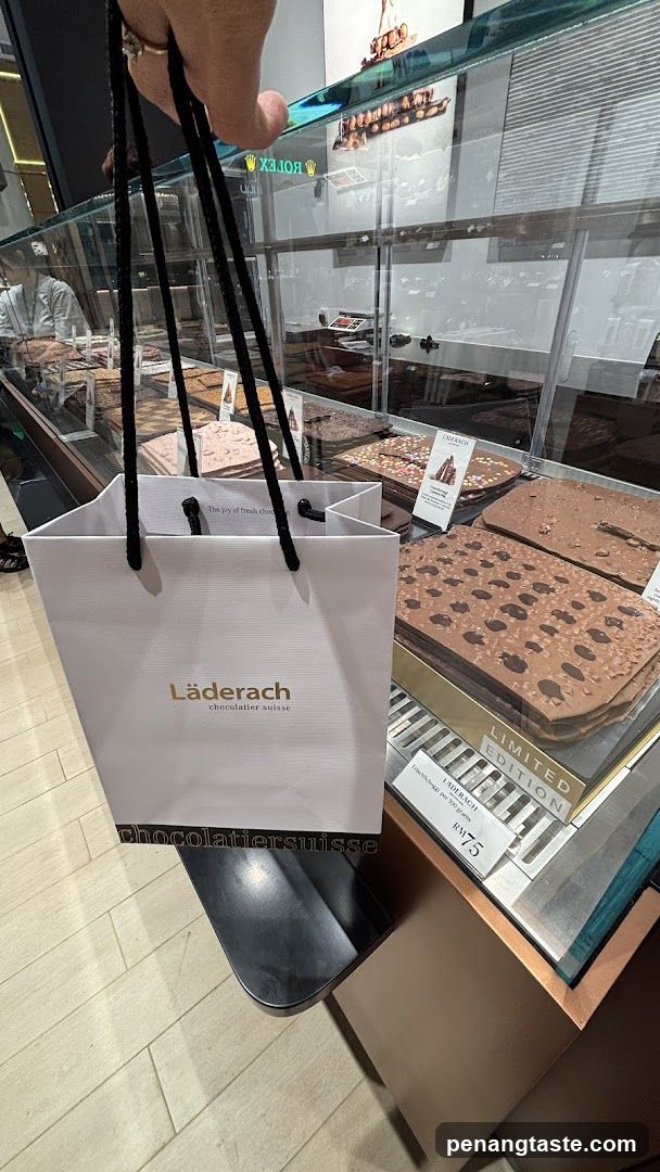 Läderach Chocolate Shop Interior