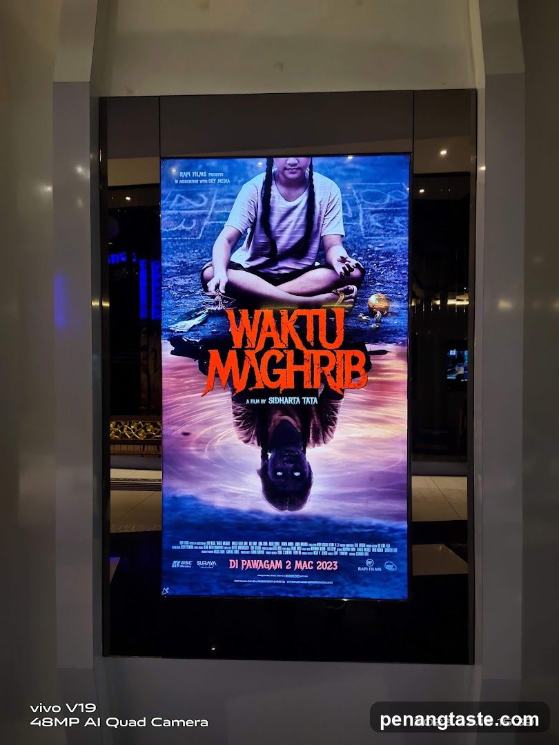 Waktu Maghrib Movie Poster Display
