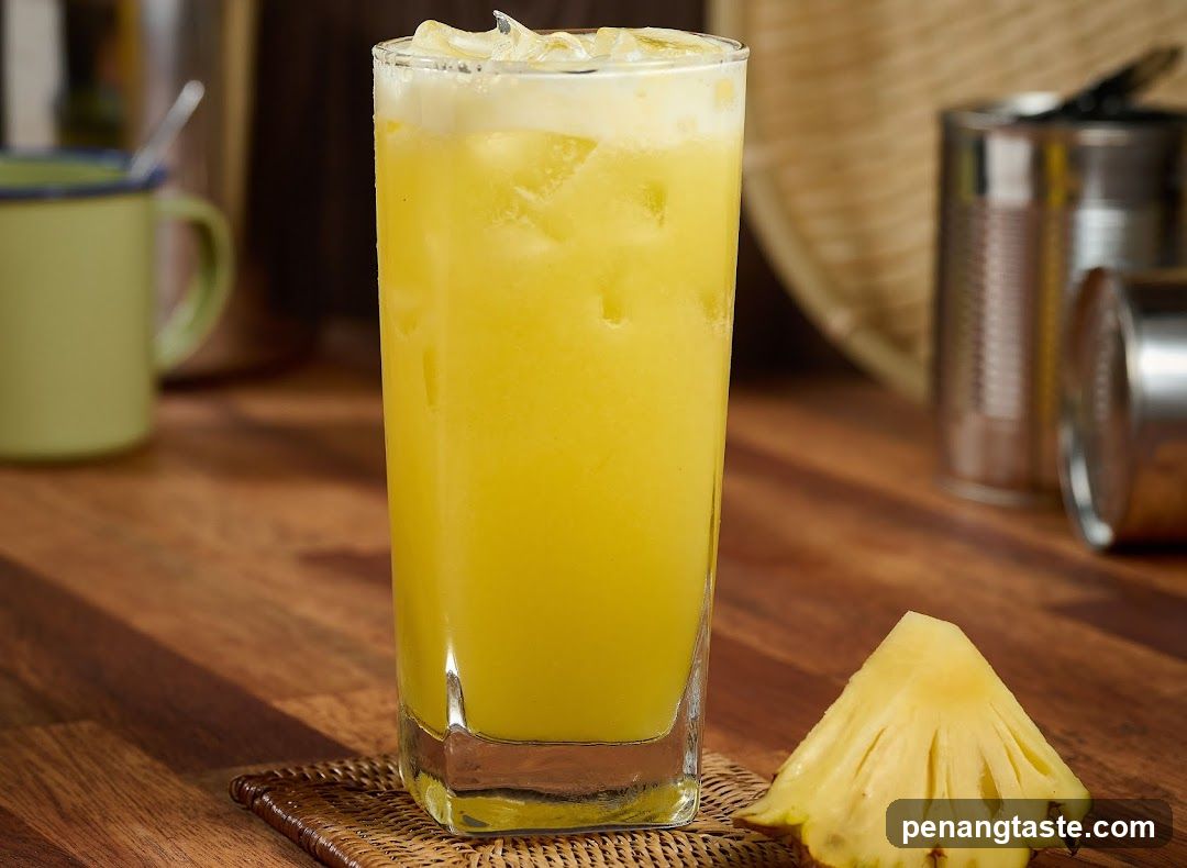 Pineapple Juice with Ice