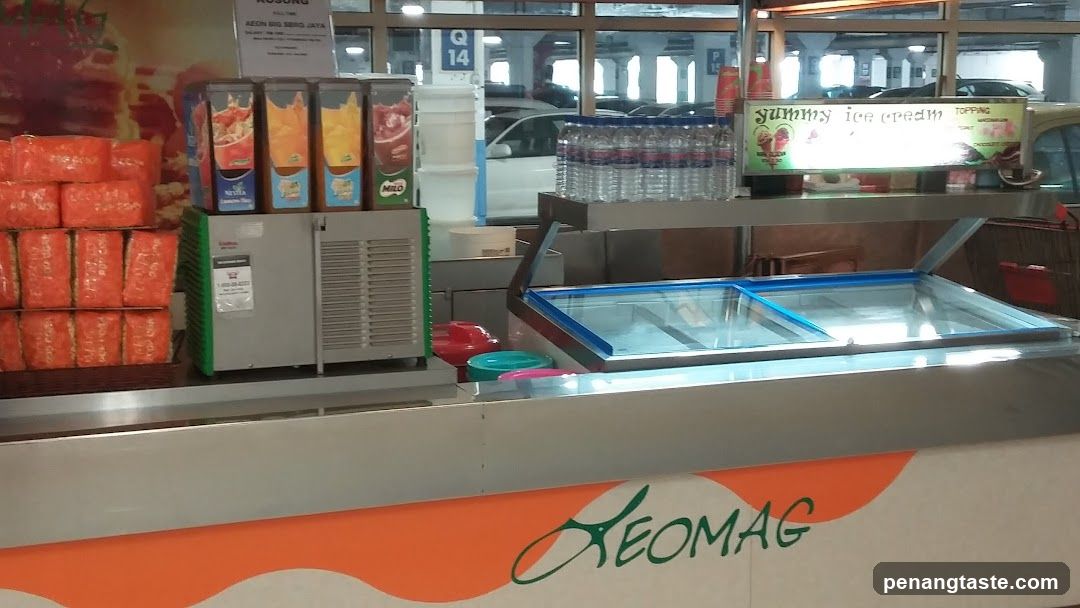 Ice Cream and Drink Station