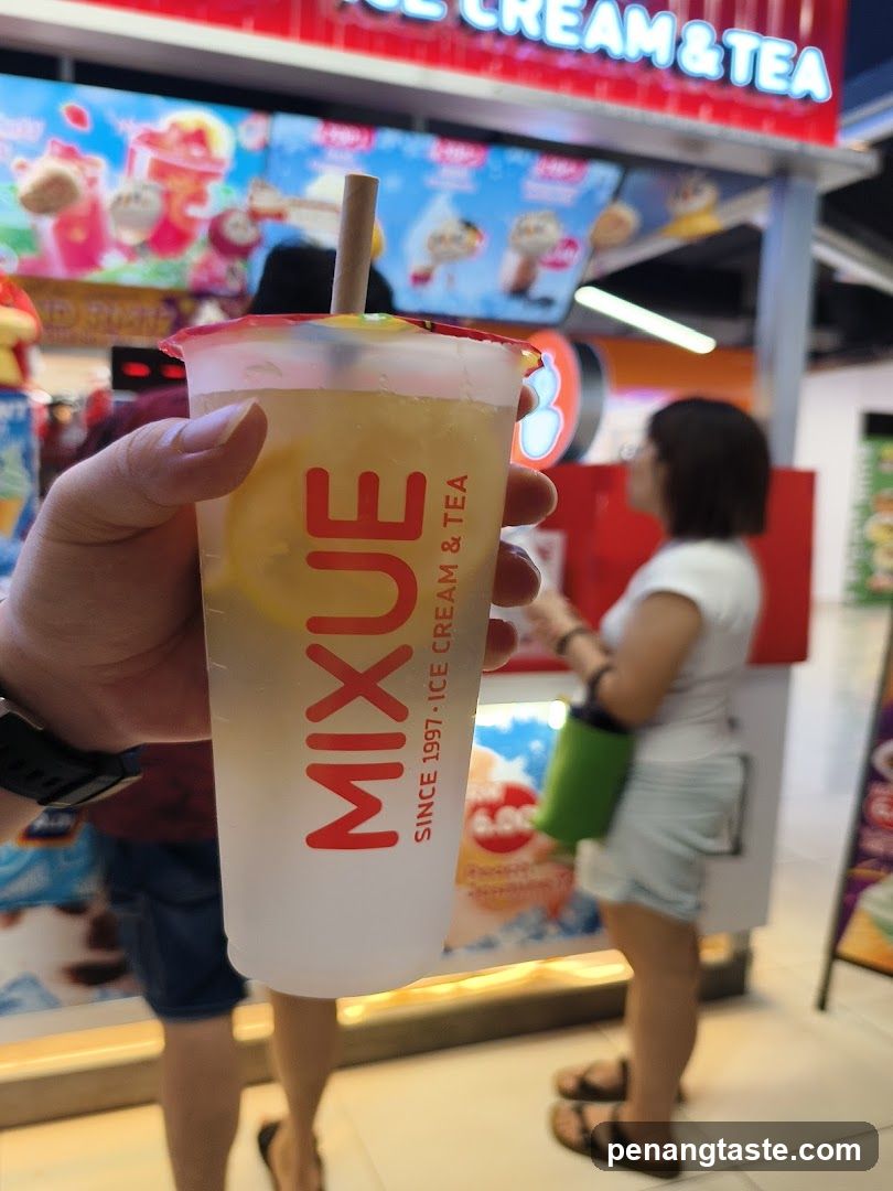 MIXUE Drink in Store