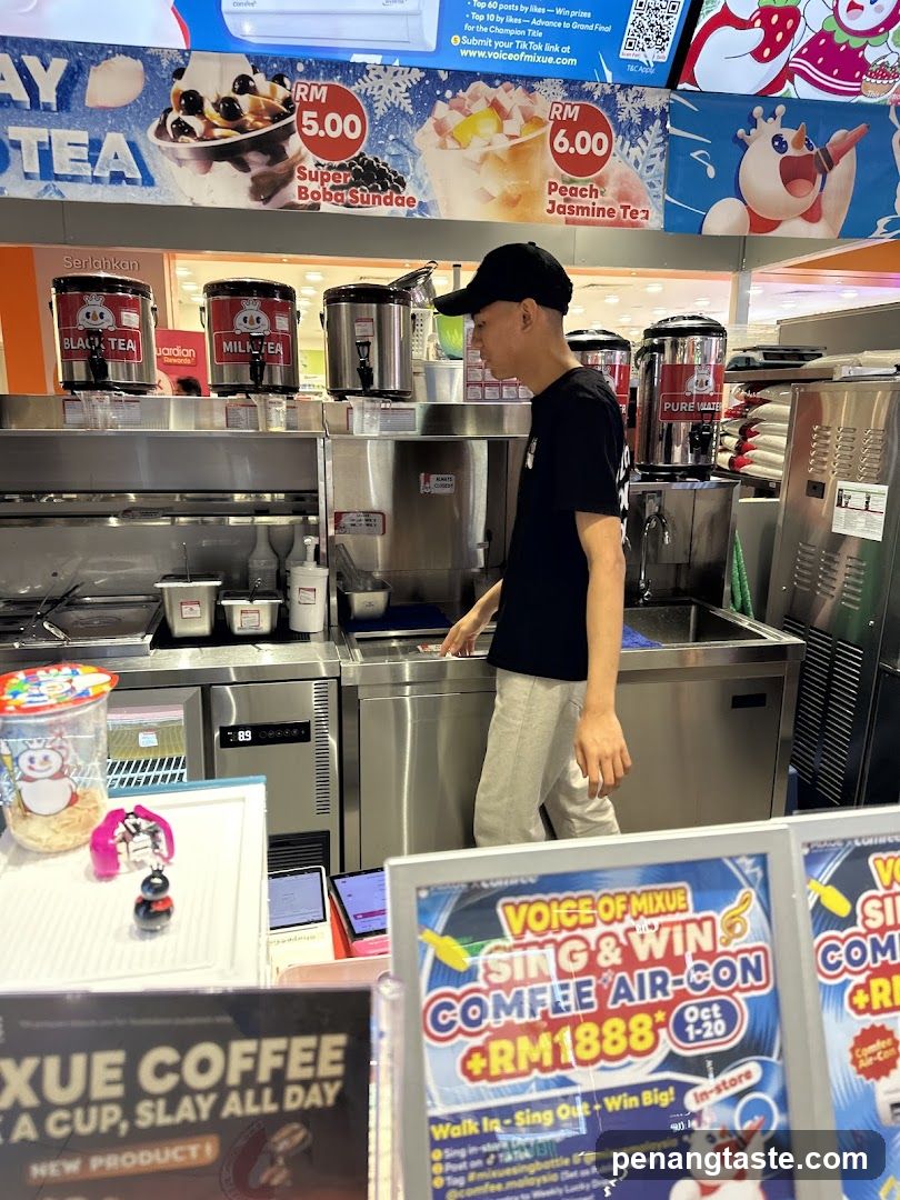 Voice of Mixue Coffee Shop Interior