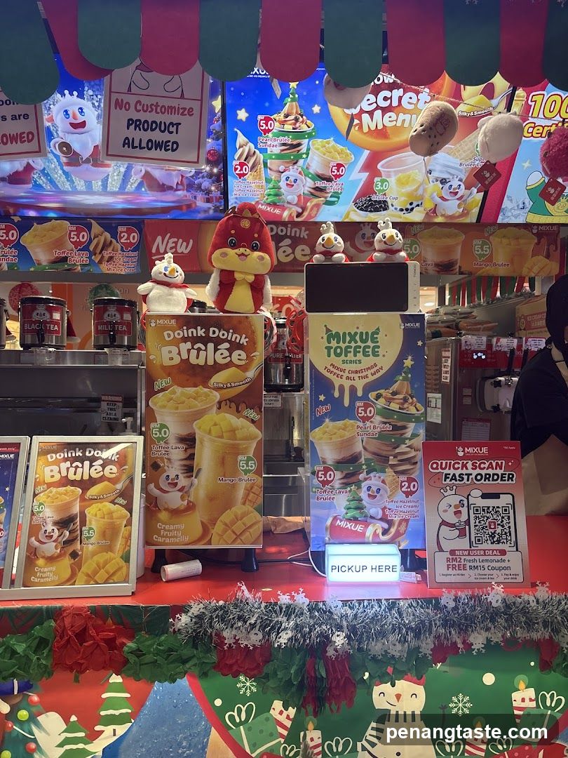 Holiday-Themed Drink Counter Display