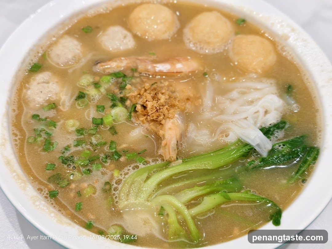 Noodle Soup with Fish Balls and Vegetables