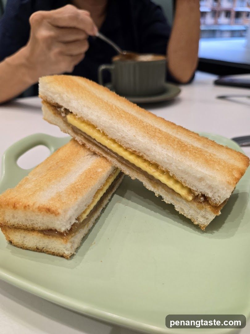 Toast Sandwich with Egg and Jam