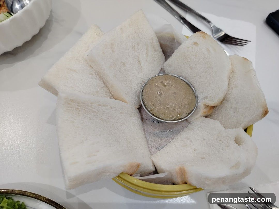 Bread and Dip Serving