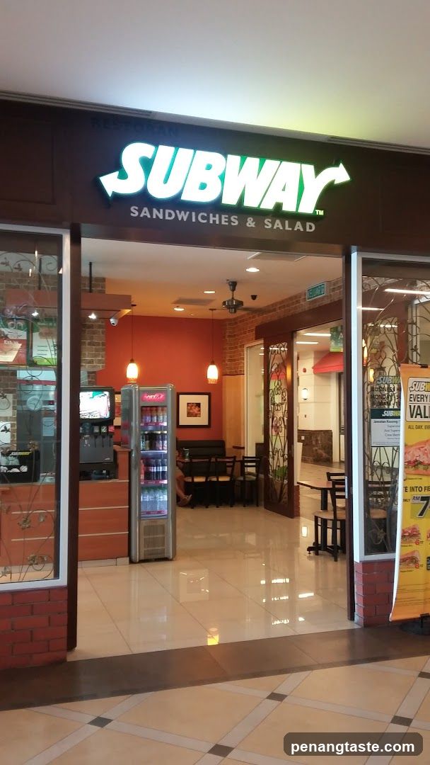 Subway Sandwiches & Salad Storefront