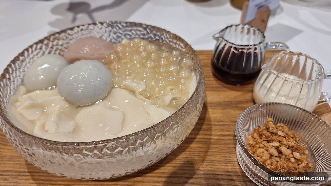 Dessert Bowl with Toppings