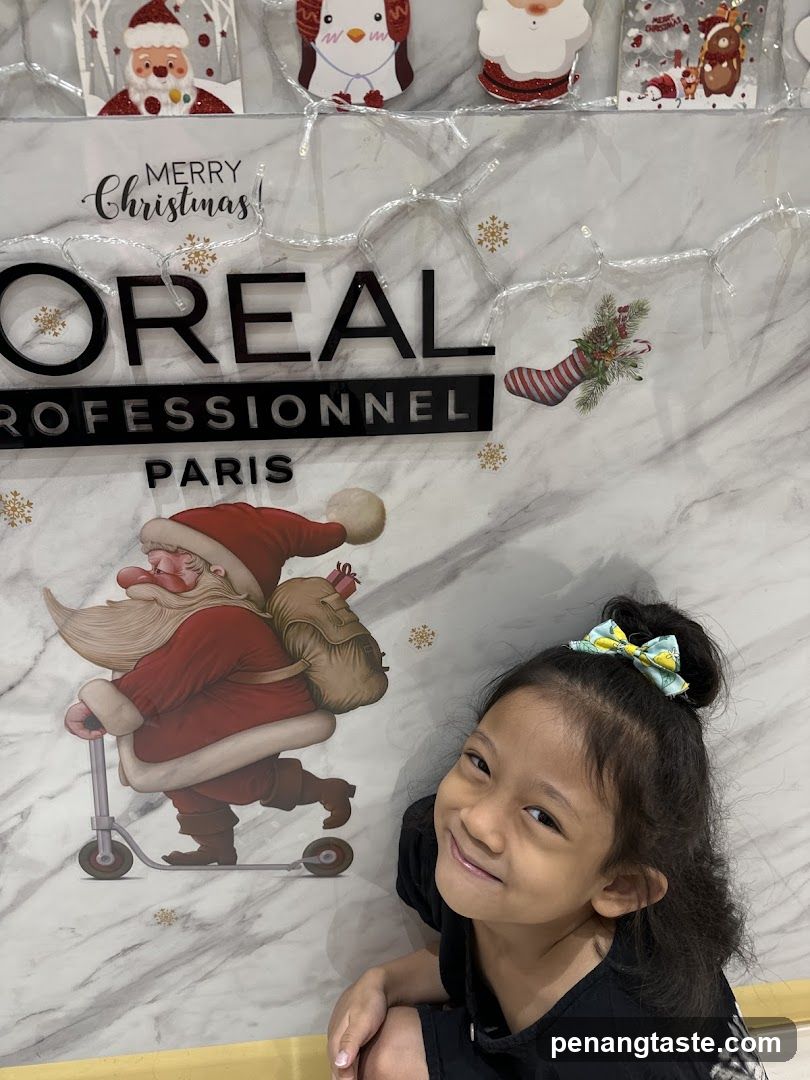 Christmas Decor at L'Oreal Professionnel Paris
