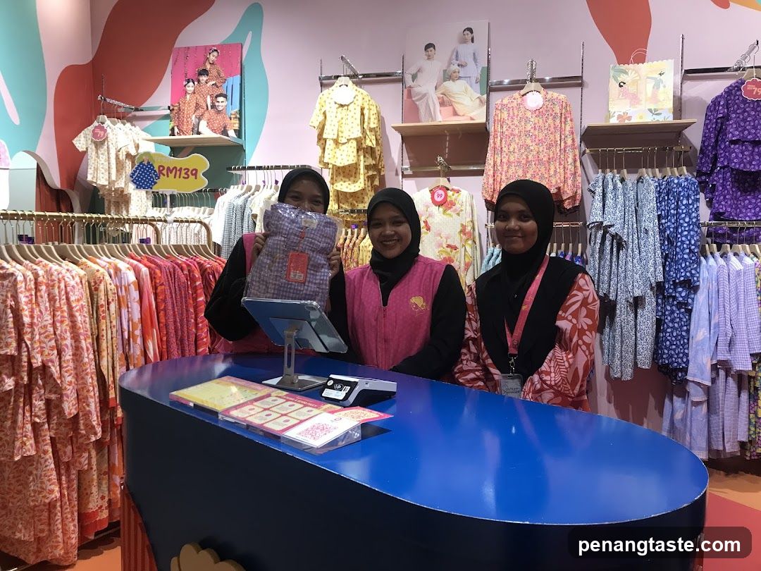 Baju Melayu Store Interior