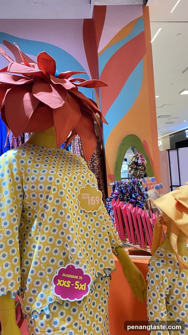 Fashion Display with Floral Hat