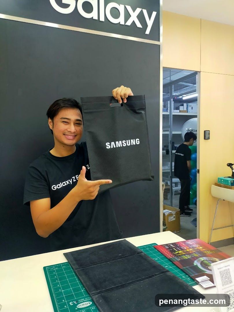 Samsung Store Interior