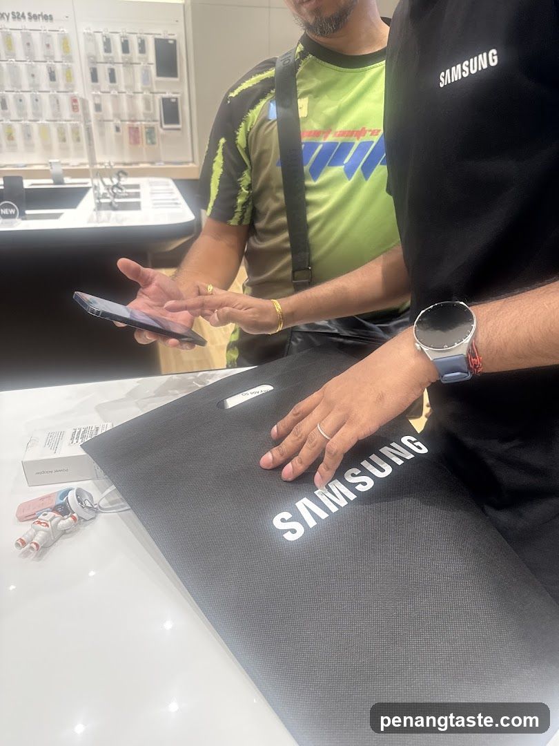 Samsung Store Interior
