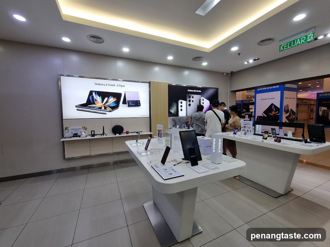 Samsung Store Interior Display