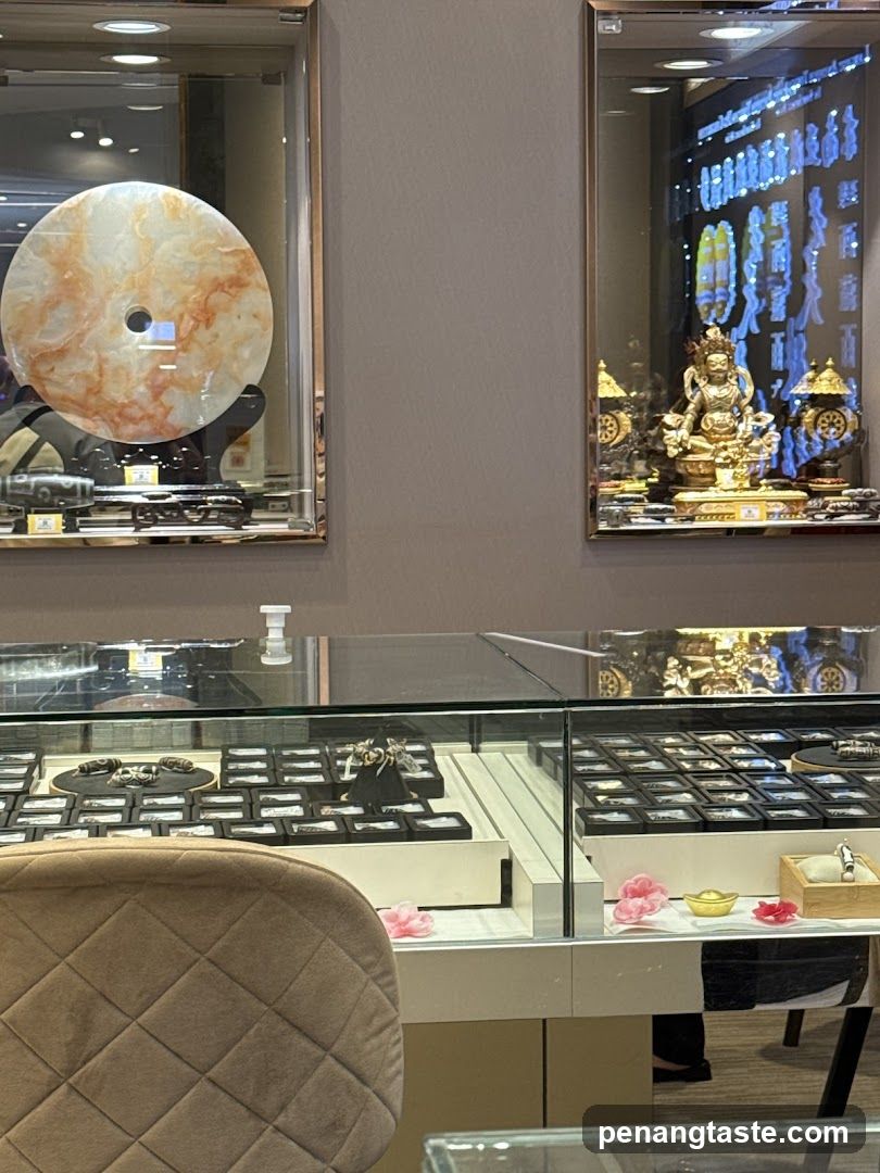 Jewelry Store Interior Display