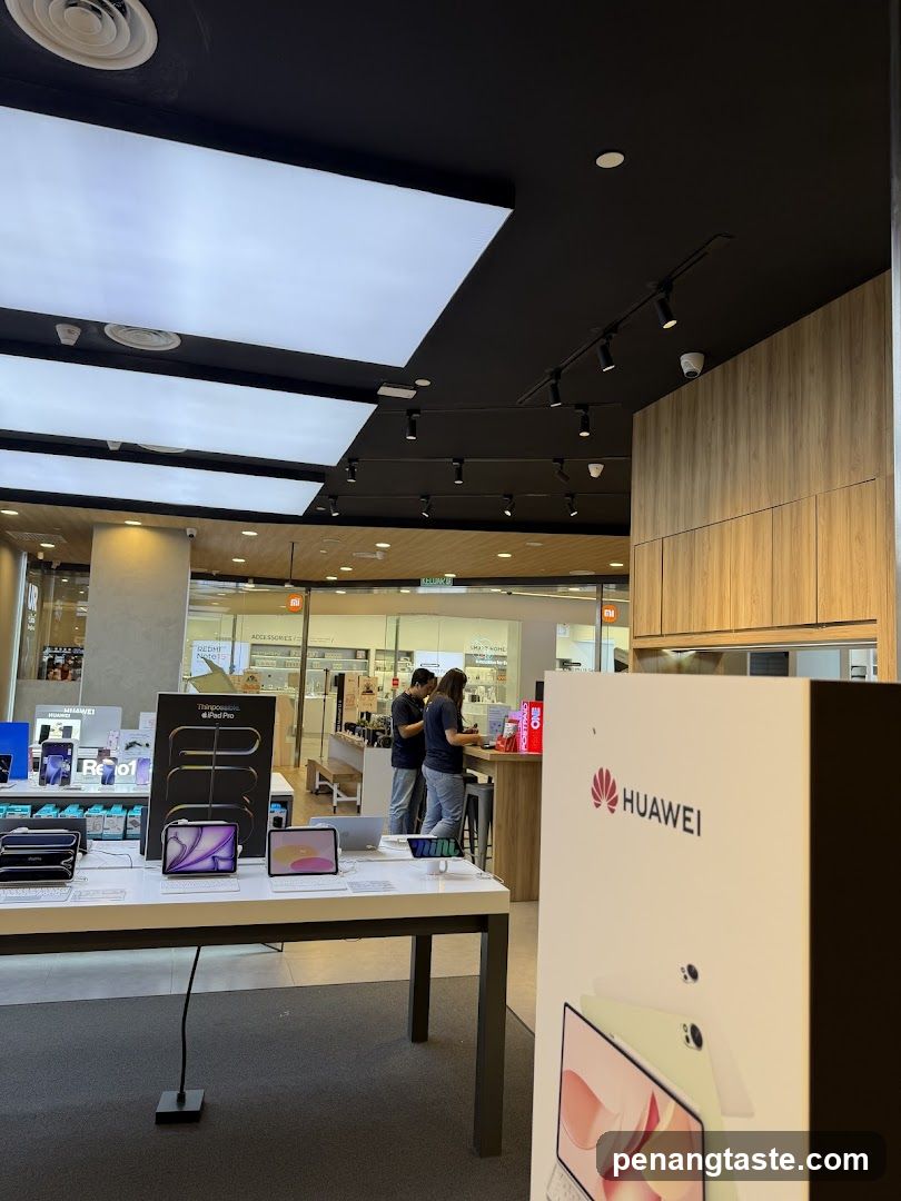 Huawei Store Interior Display