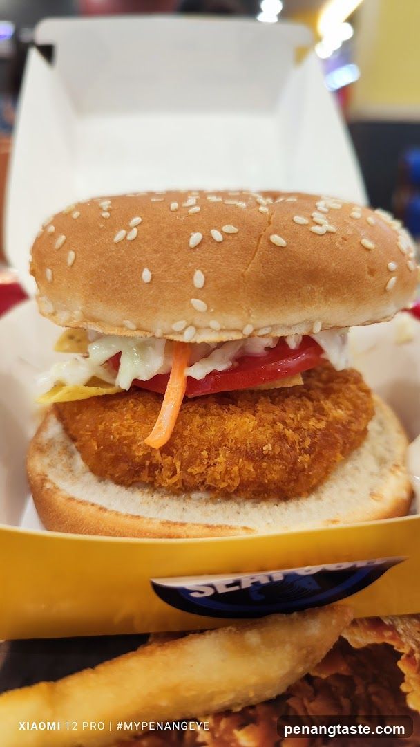Fried Chicken Sandwich with Coleslaw and Tomato