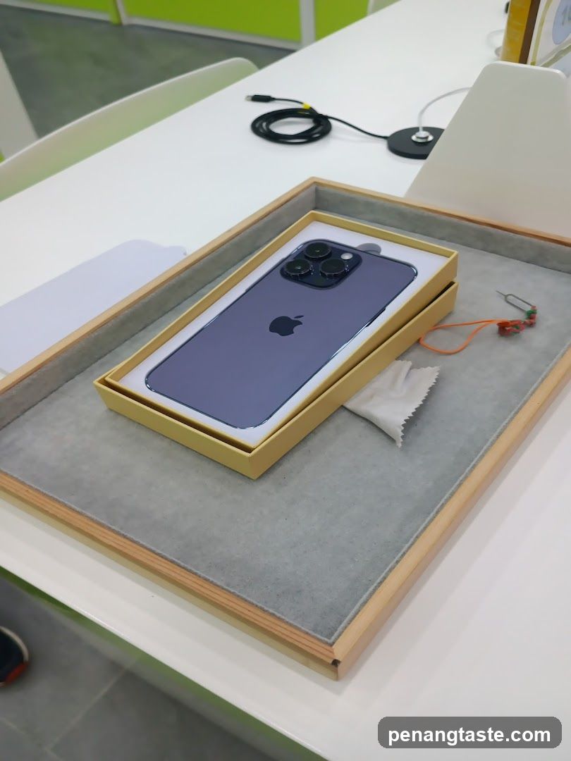 iPhone Display in Store