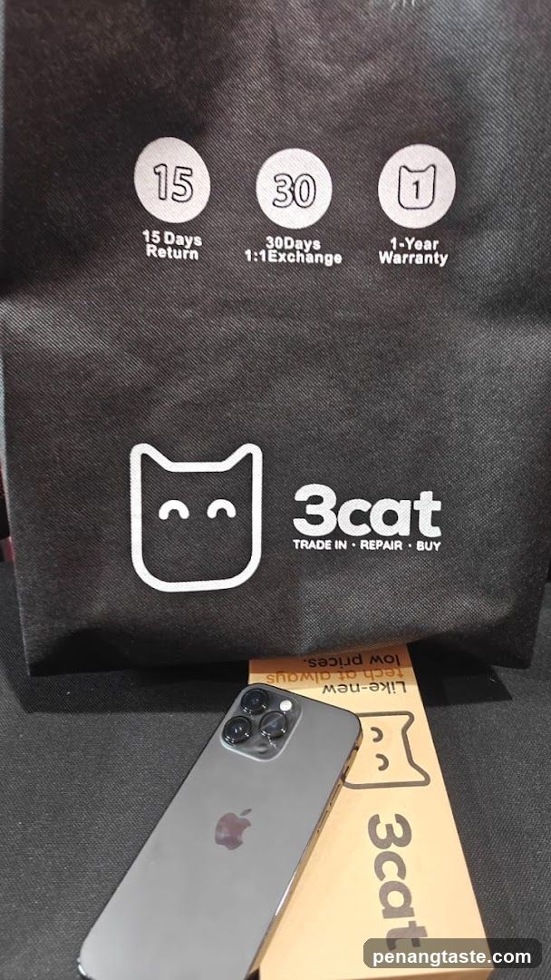 3cat Shopping Bag and Phone
