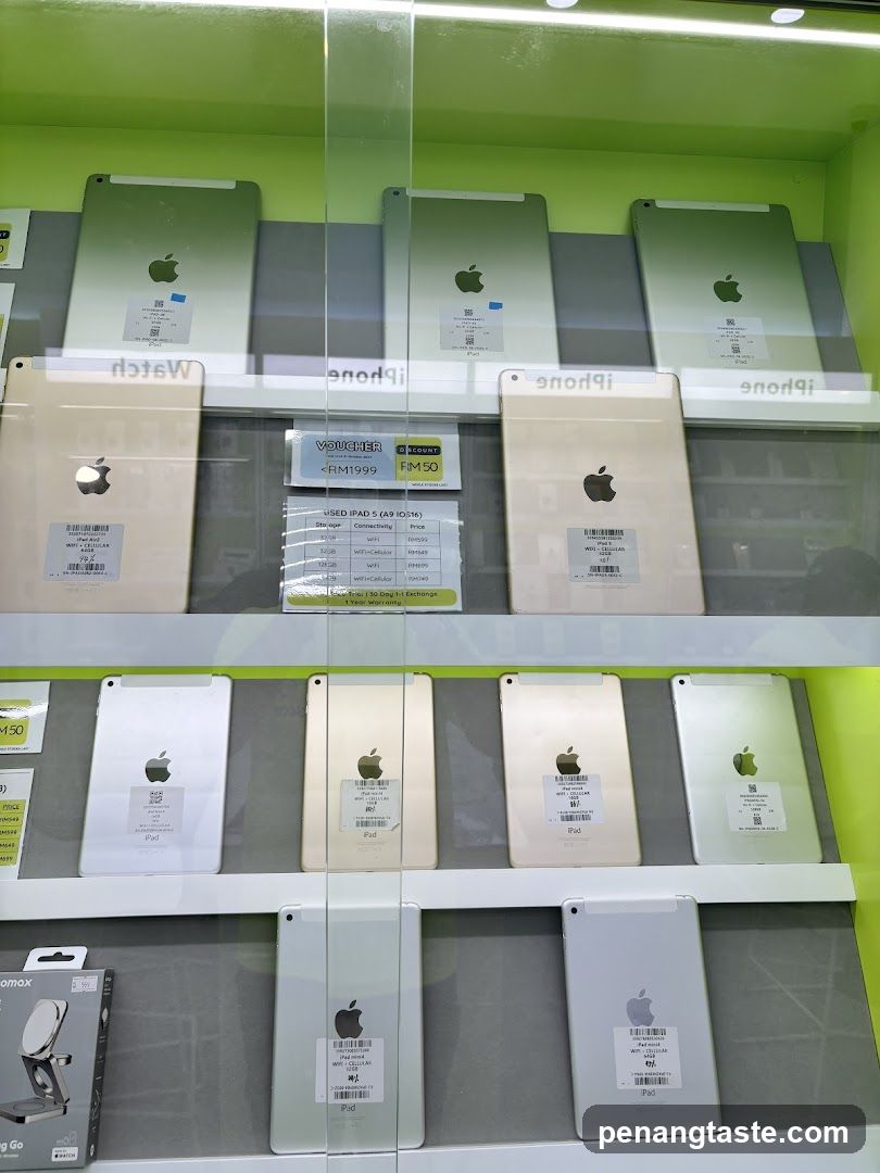 Apple Store Display