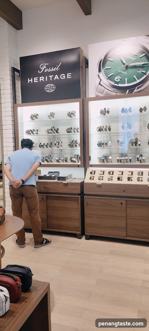 Fossil Heritage Watch Store Interior