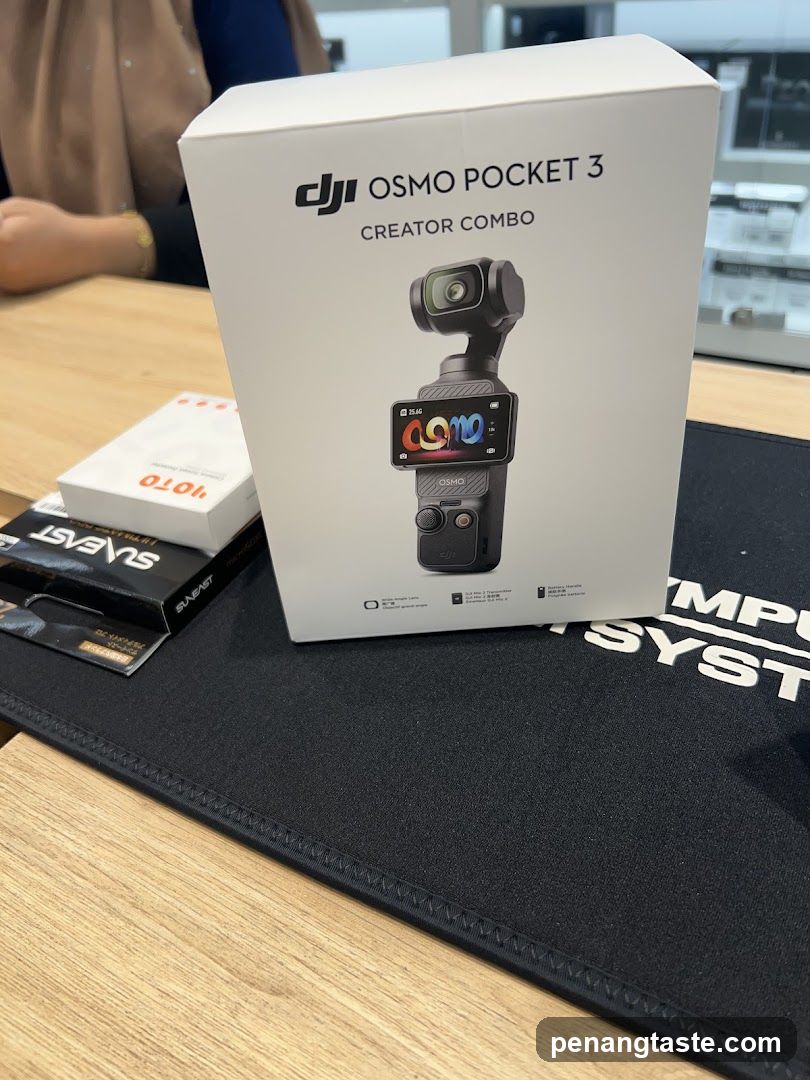 DJI Osmo Pocket 3 Creator Combo Box