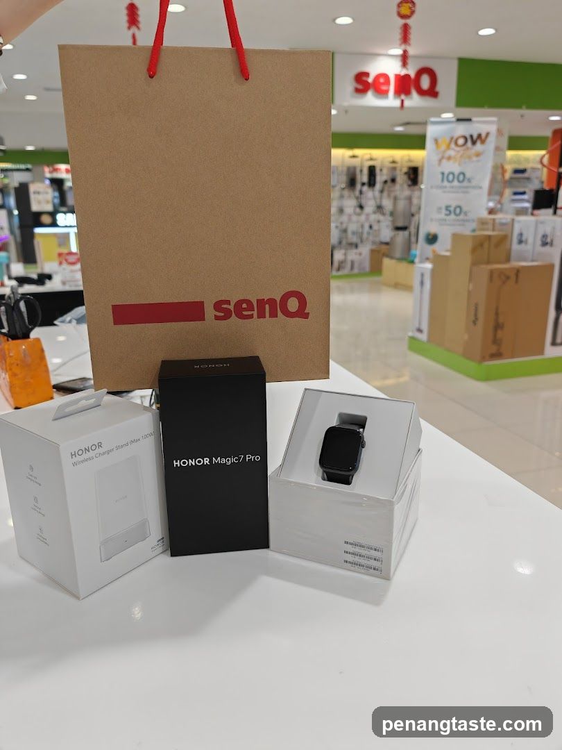 Honor Electronics Display in Store