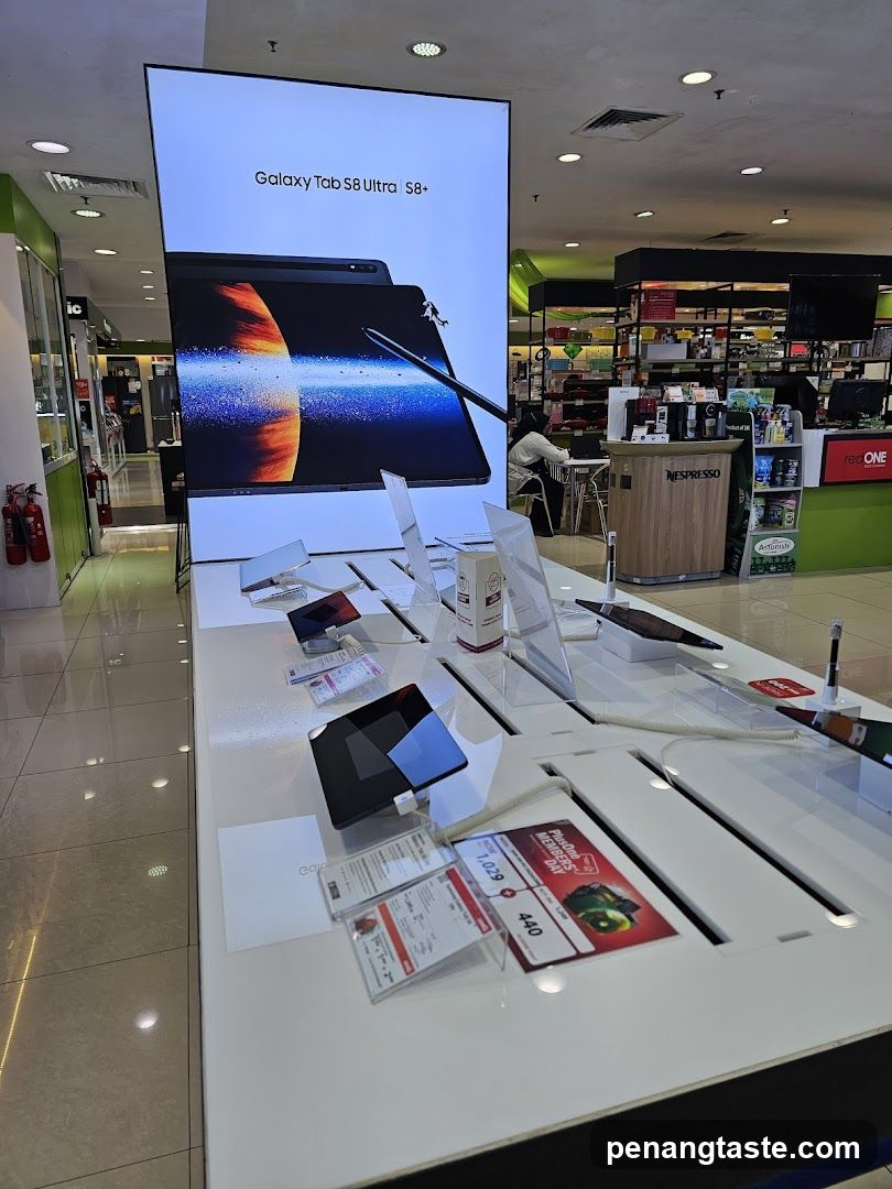 Galaxy Tab S8 Display Booth