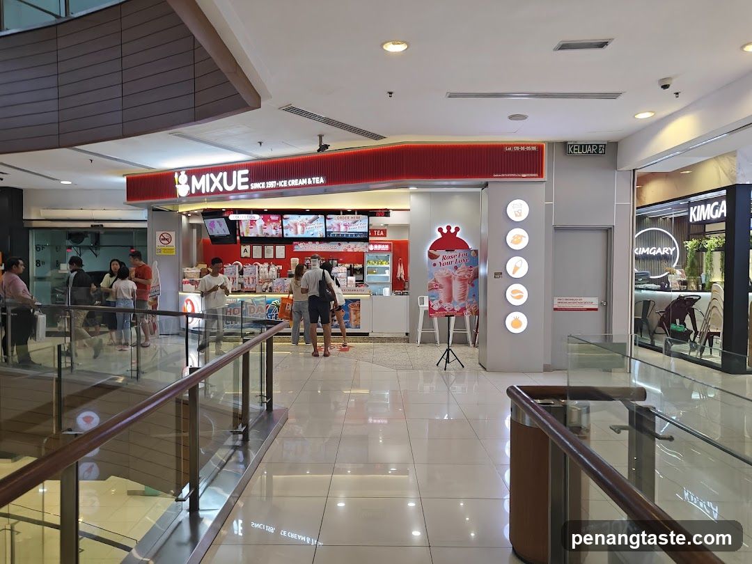 MIXUE Ice Cream & Tea Store Interior