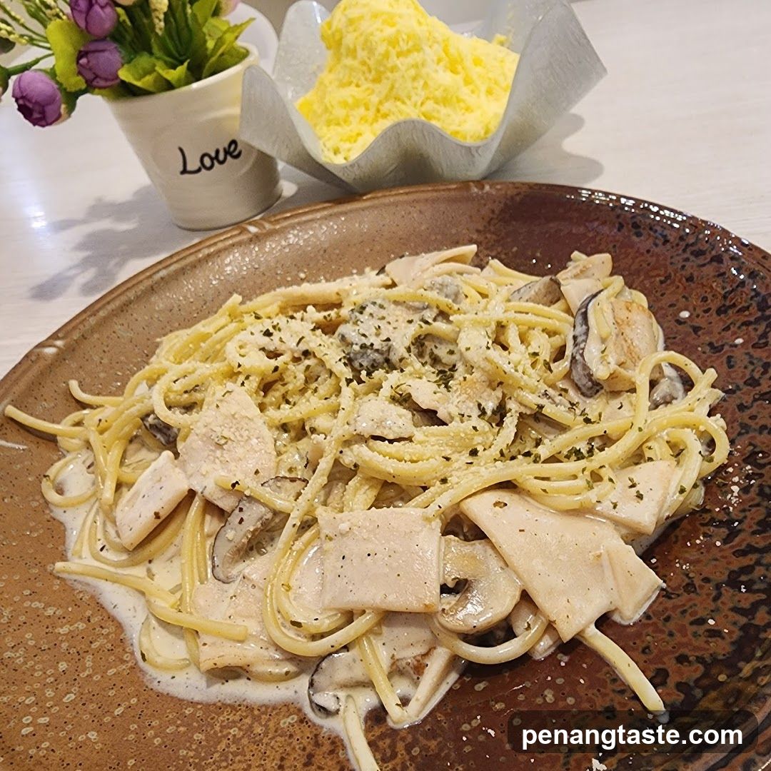 Creamy Mushroom Pasta with Cheese