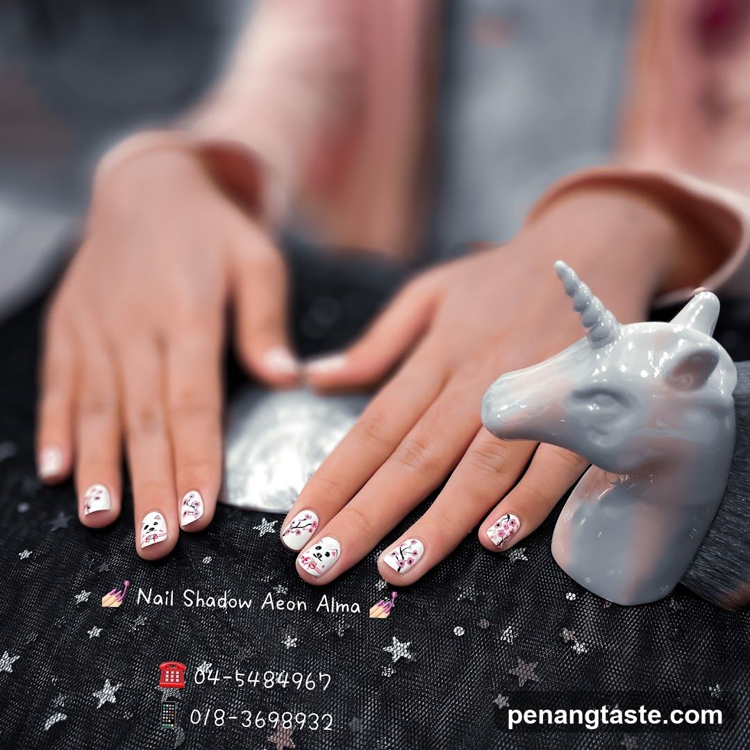Nail Art with Unicorn Theme
