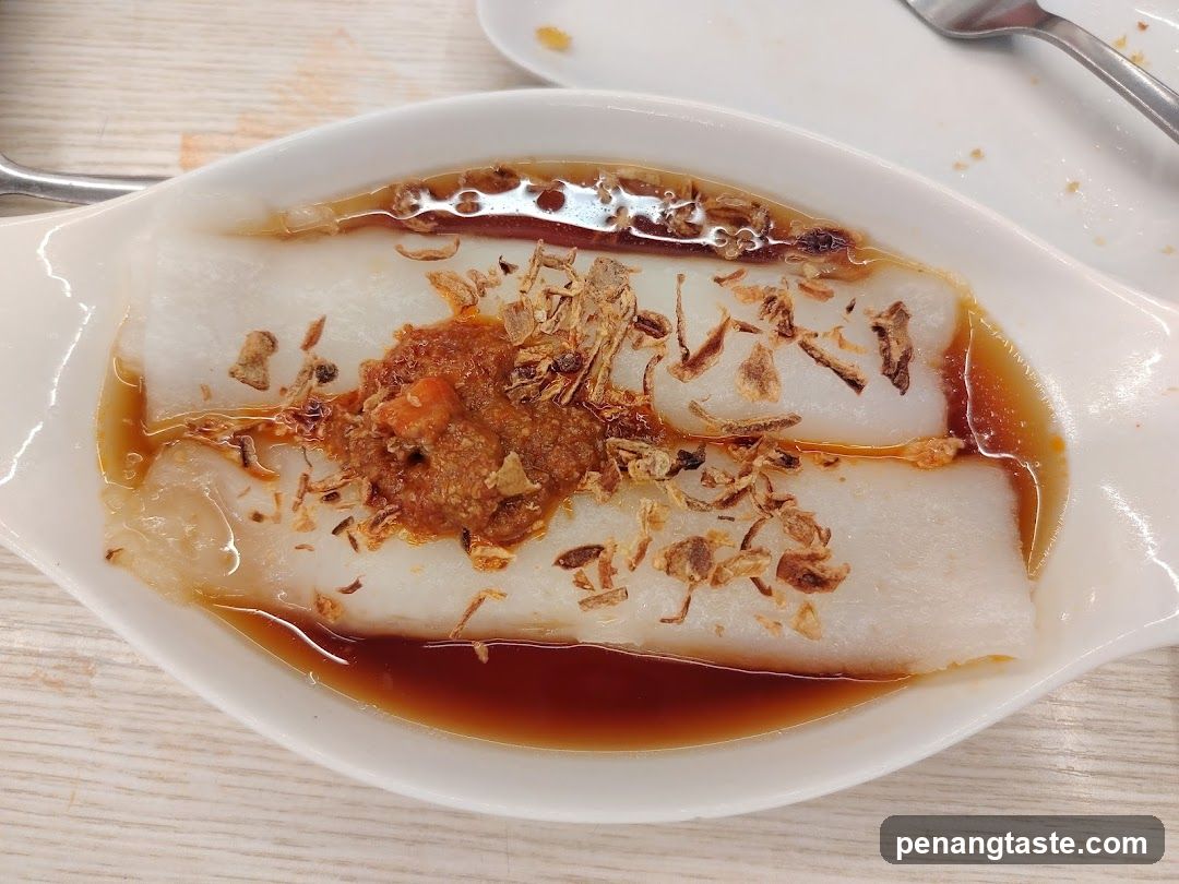Steamed Rice Rolls with Sauce and Toppings