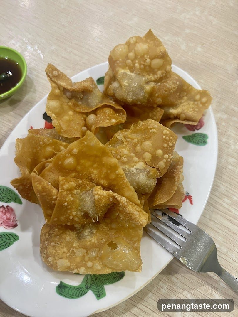 Fried Crispy Wontons with Sauce