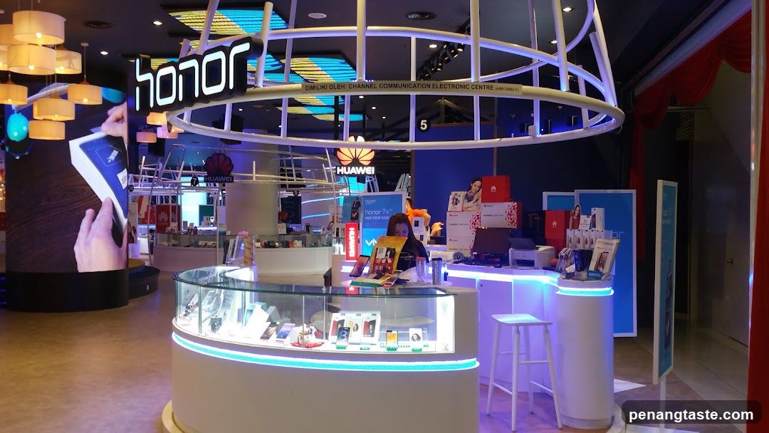 Honor Store Interior