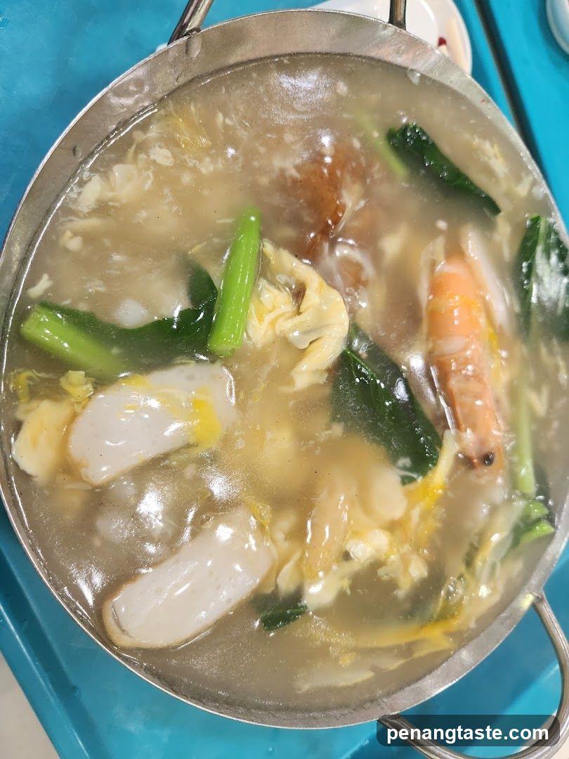 Hot Pot Soup with Seafood and Vegetables