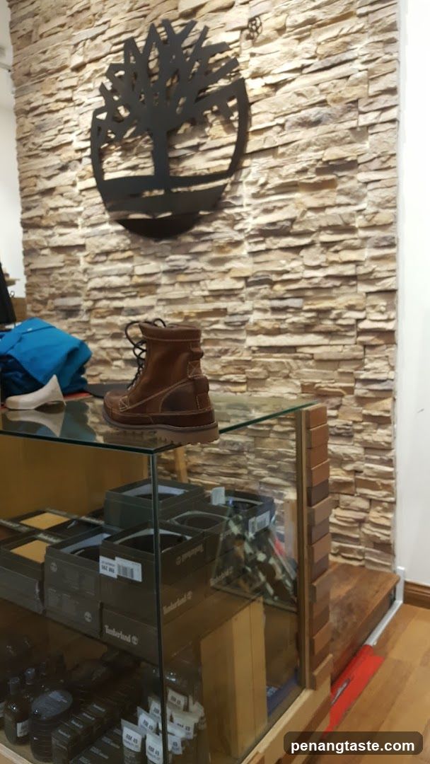 Timberland Store Interior Display