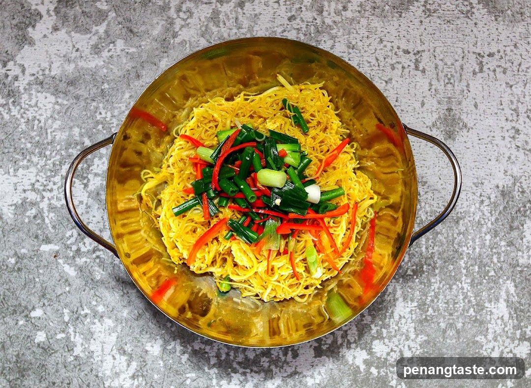 Noodles with Green Onions and Red Peppers