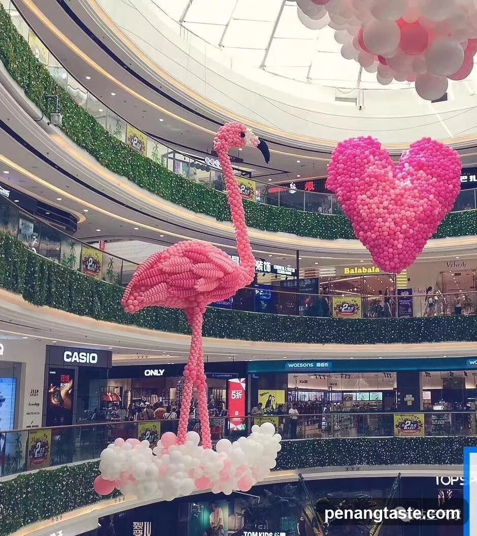 Balloon Art in Shopping Mall