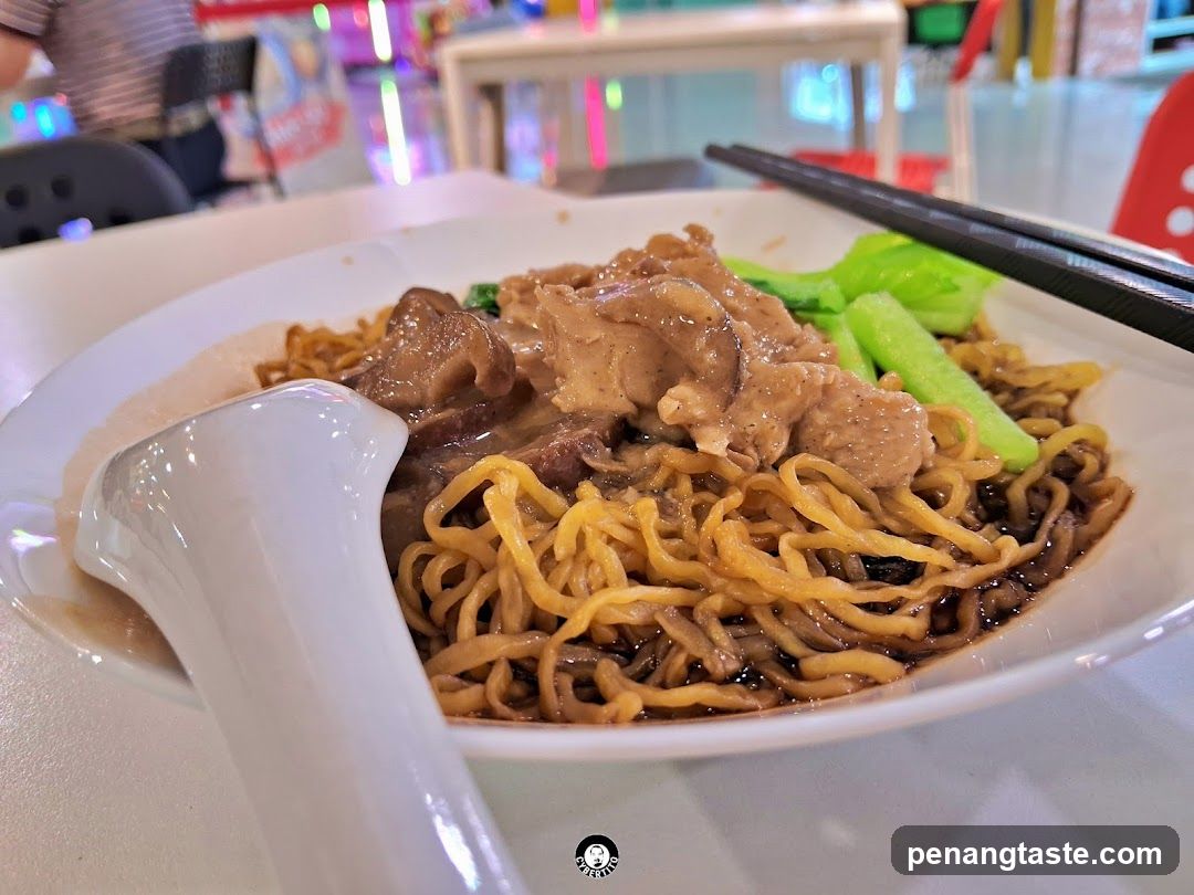 Noodle Dish with Meat and Vegetables