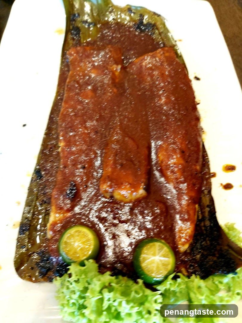 Grilled Fish with Sauce and Lime