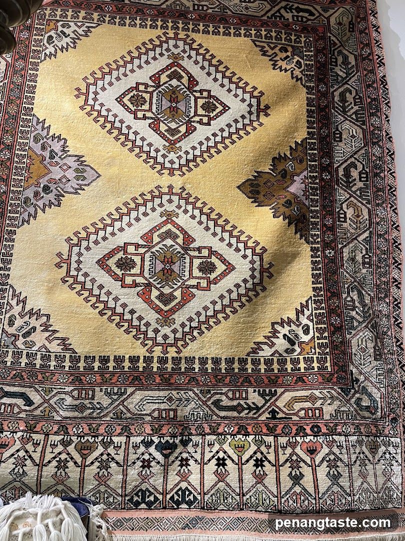 Traditional Patterned Rug